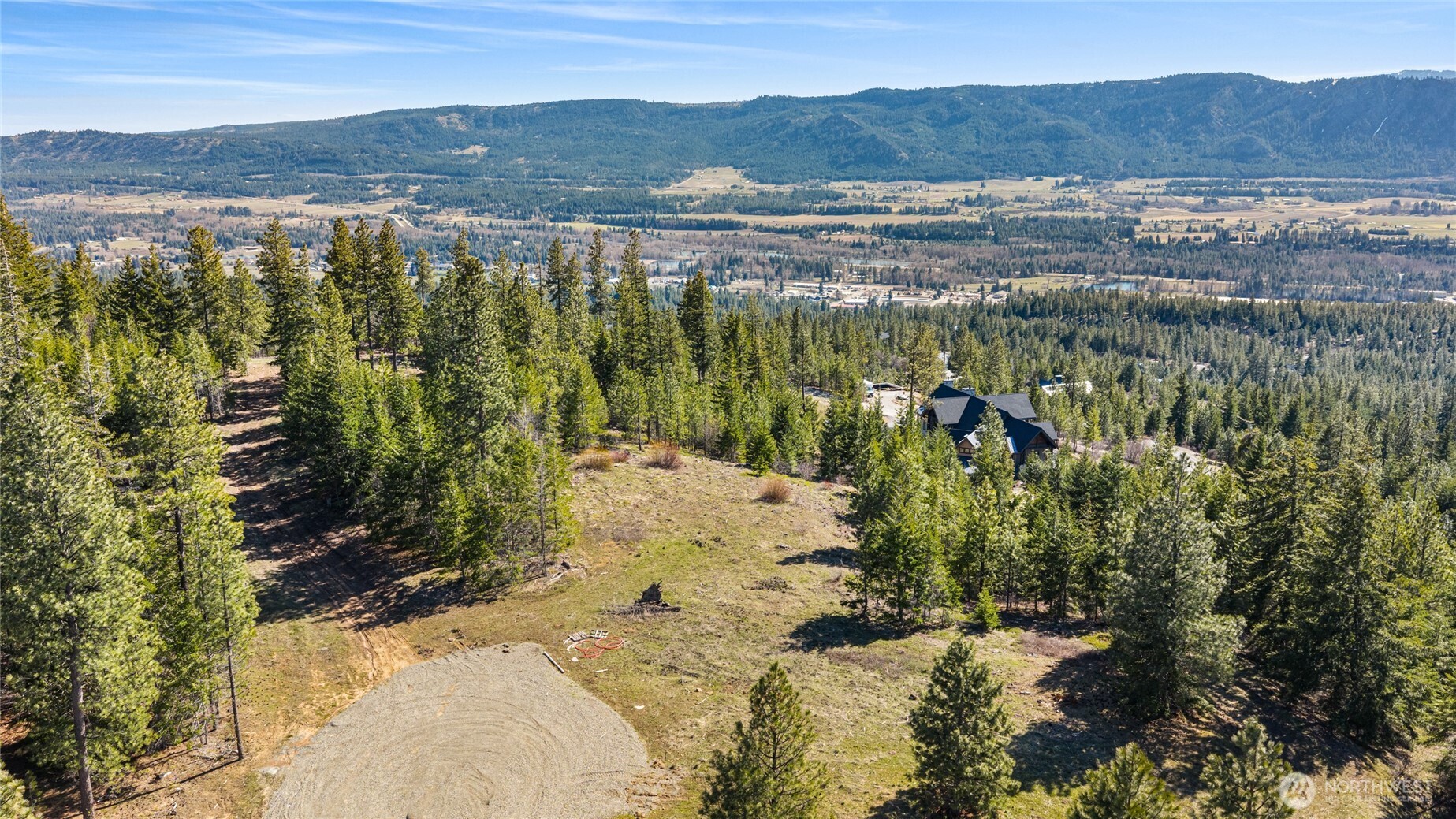 81 Forest Ridge Drive Cle Elum, WA 98922 - Photo 6 of 28 a view of lake and mountain