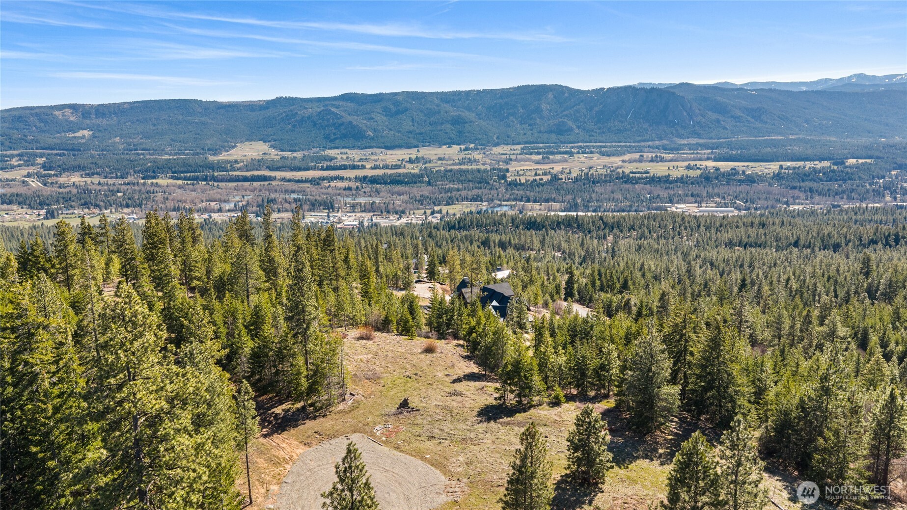 81 Forest Ridge Drive Cle Elum, WA 98922 - Photo 7 of 28 a view of lake and mountain