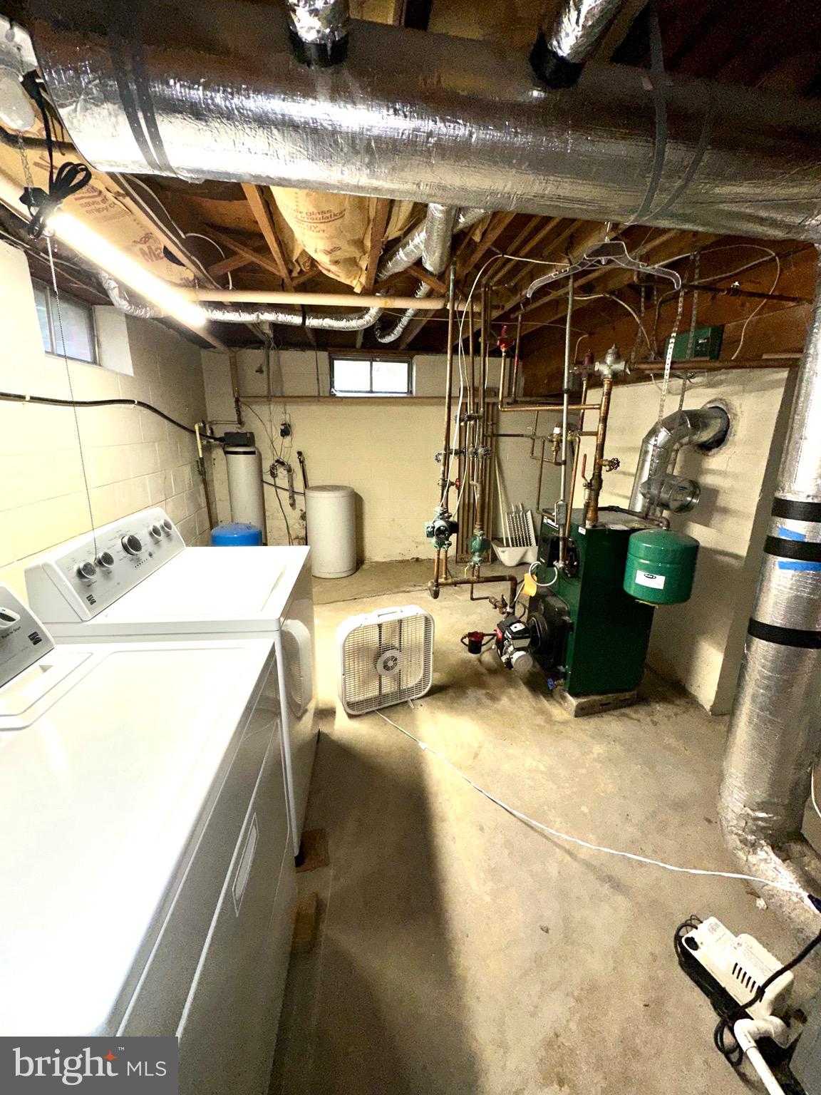 116 Main Street Townsend, DE 19734 - Photo 66 of 68 a utility room with dryer and washer