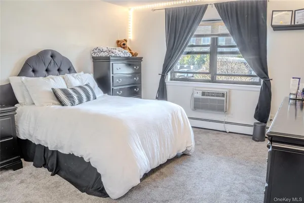 $2,500 | 210 Fulton Street, Unit 1F, Farmingdale, NY 11735