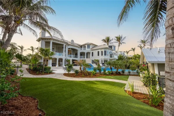 $11,900,000 | 15735-737 Captiva Drive, Captiva, FL 33924