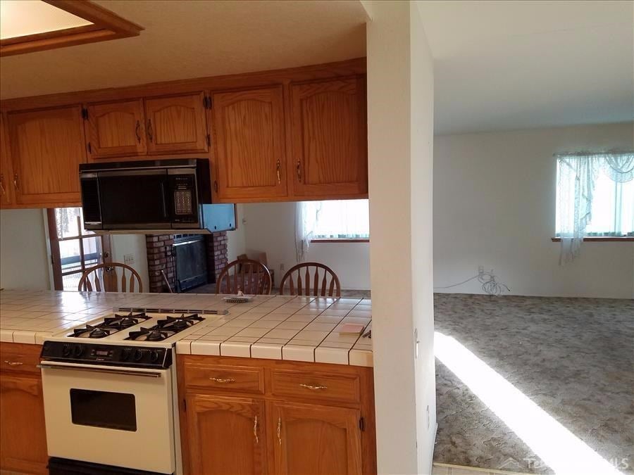 22004 Mariposa Road Tehachapi, CA 93561 - Photo 9 of 31 Gallery Image 9