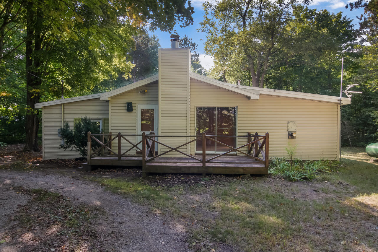 14139 Cinder Road Beulah, MI 49617 - Photo 4 of 43 4-Scene-4