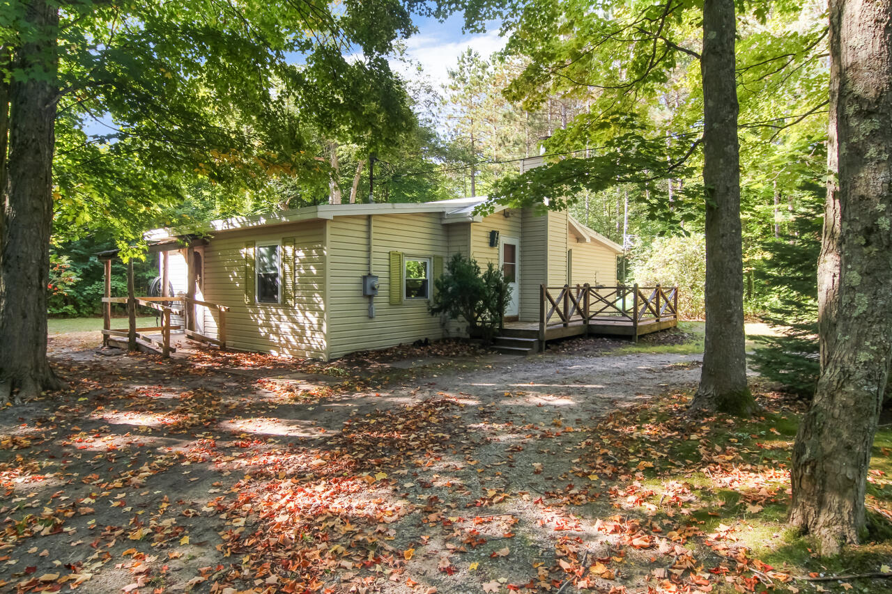 14139 Cinder Road Beulah, MI 49617 - Photo 6 of 43 39-Scene-39