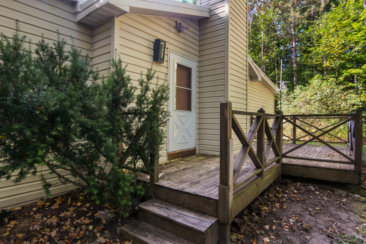14139 Cinder Road Beulah, MI 49617 - Photo 7 of 43 7-Scene-7