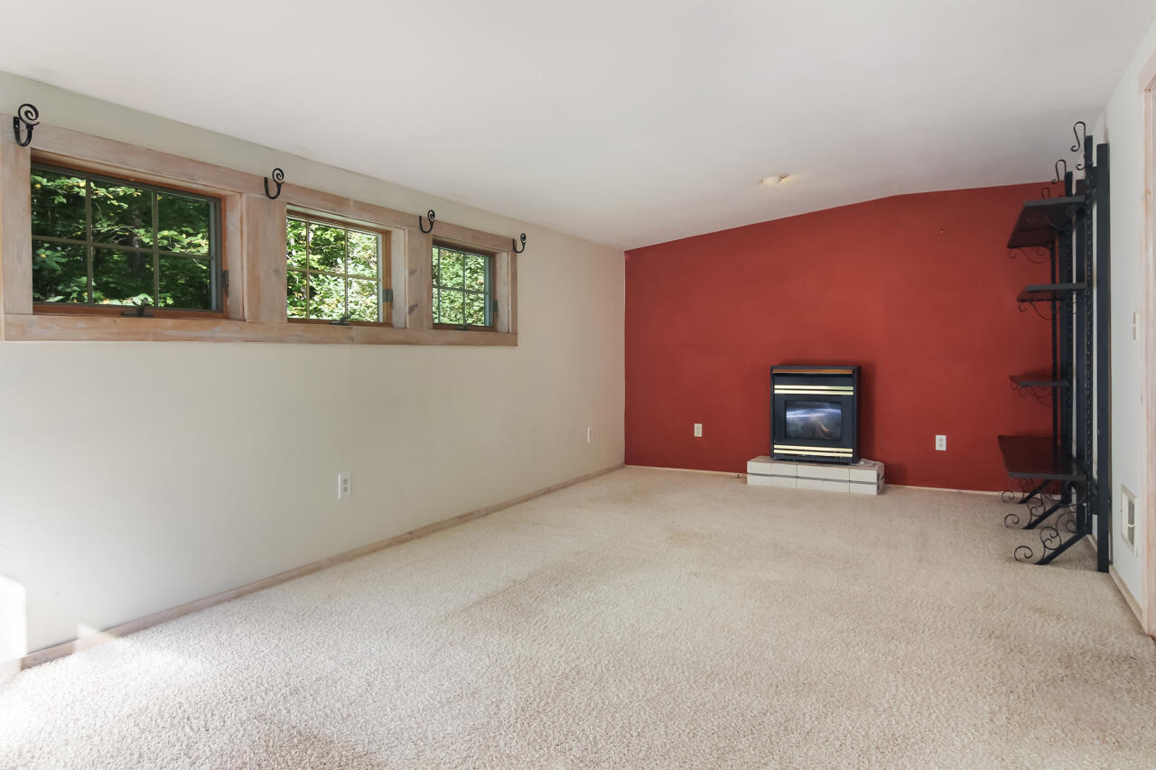 14139 Cinder Road Beulah, MI 49617 - Photo 9 of 43 8-Scene-8
