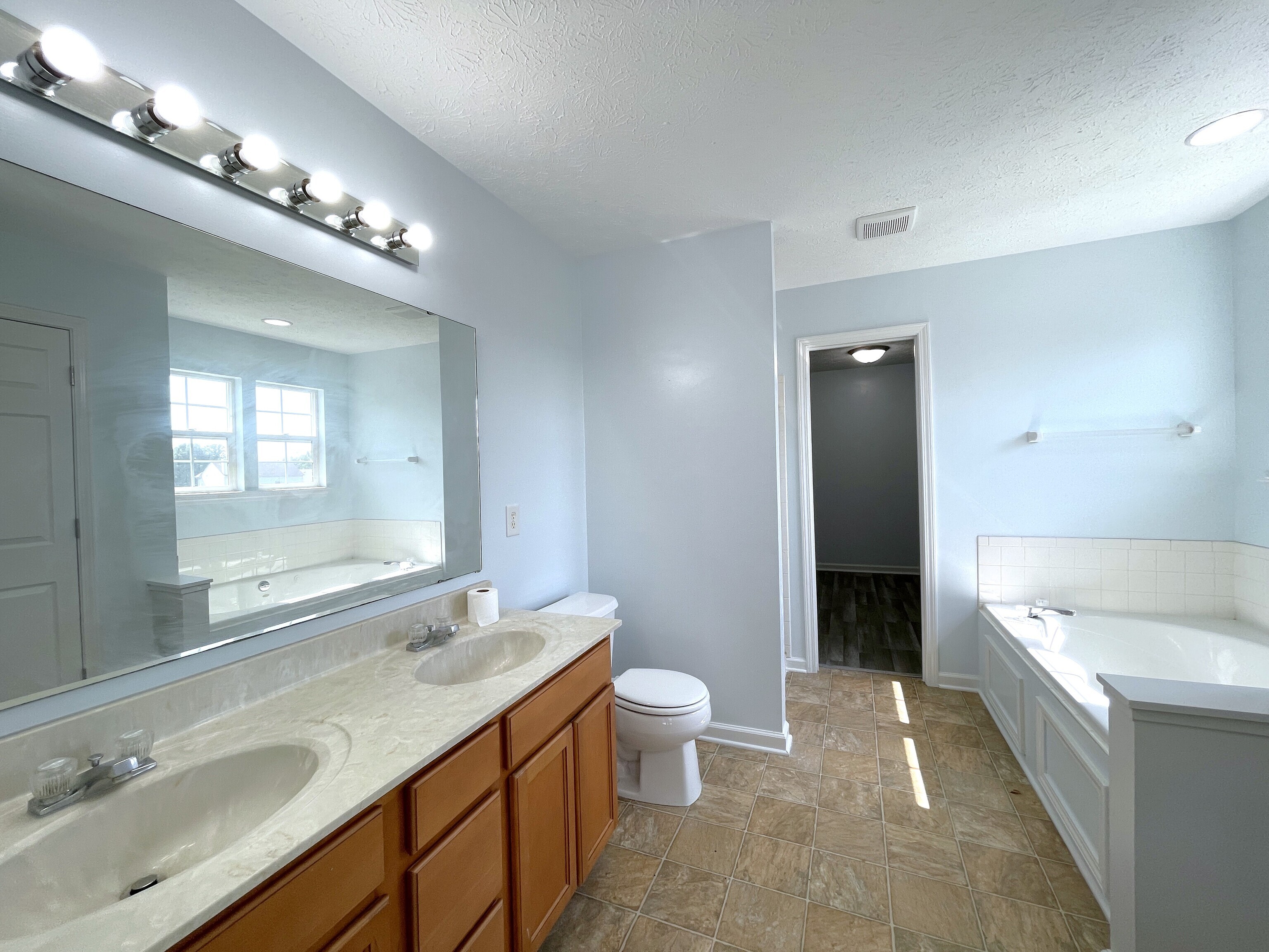 5833 Long Ridge Place Indianapolis, IN 46221 - Photo 17 of 20 Gallery Image 17