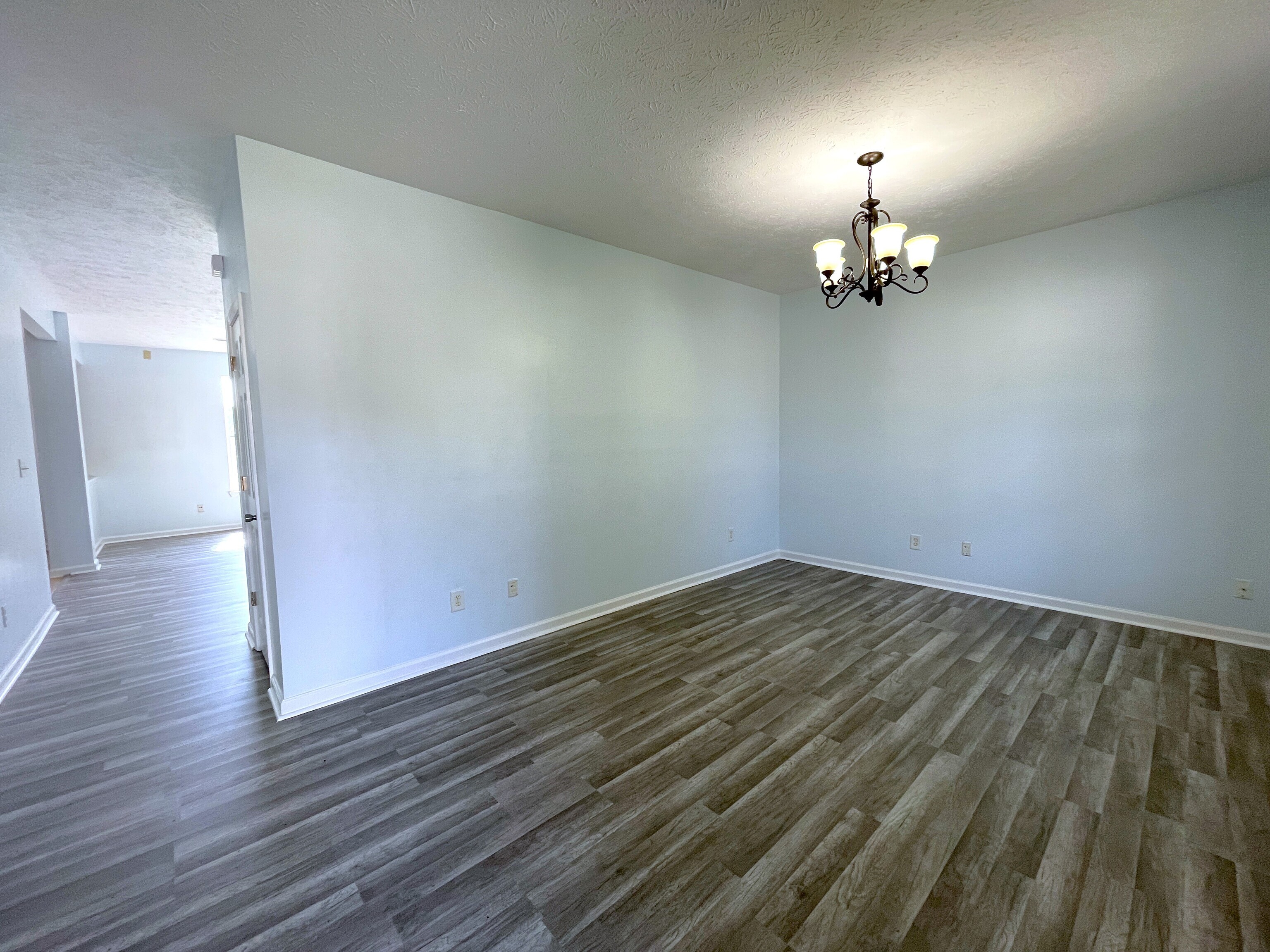 5833 Long Ridge Place Indianapolis, IN 46221 - Photo 7 of 20 Gallery Image 7