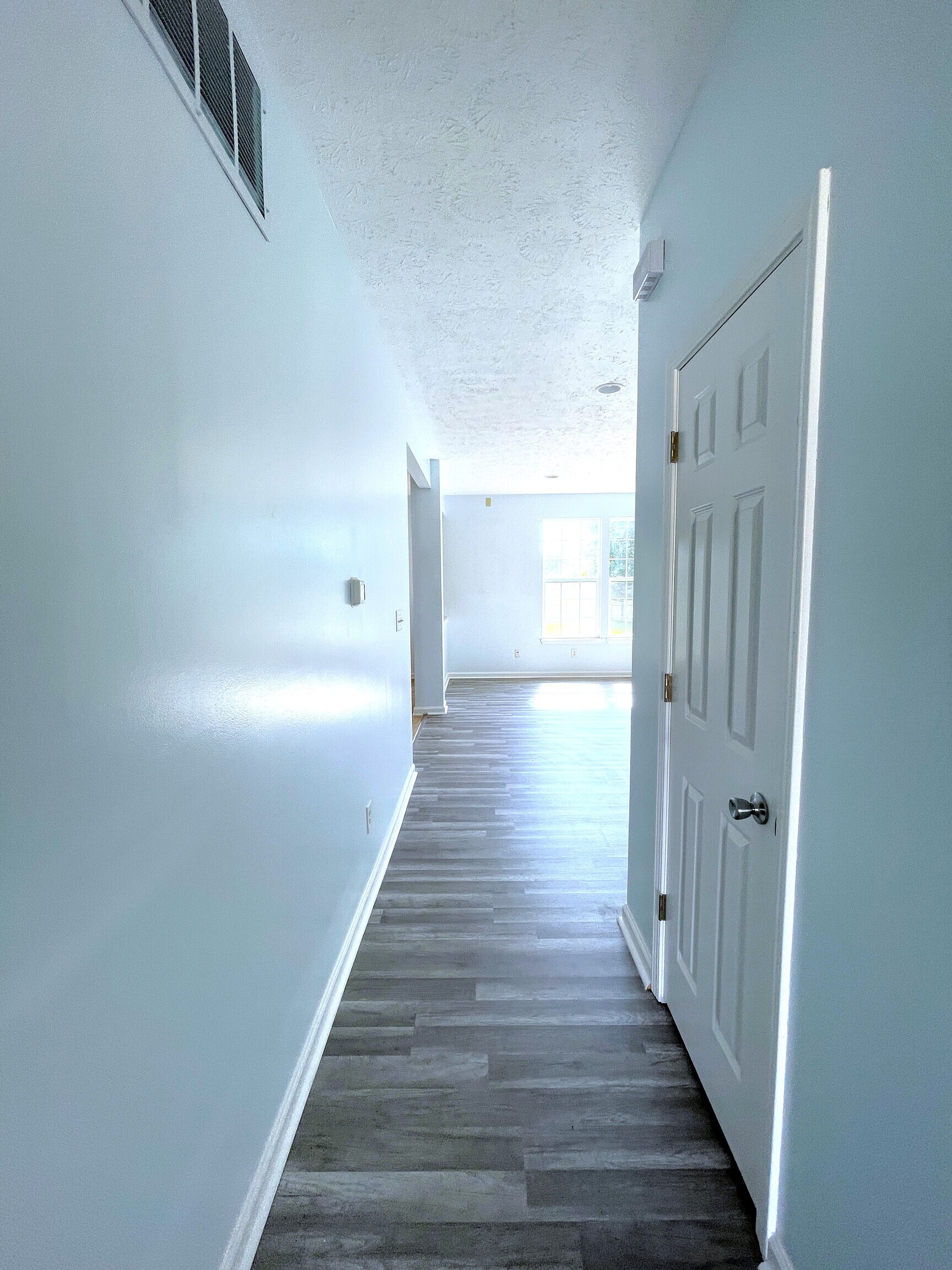 5833 Long Ridge Place Indianapolis, IN 46221 - Photo 8 of 20 Gallery Image 8