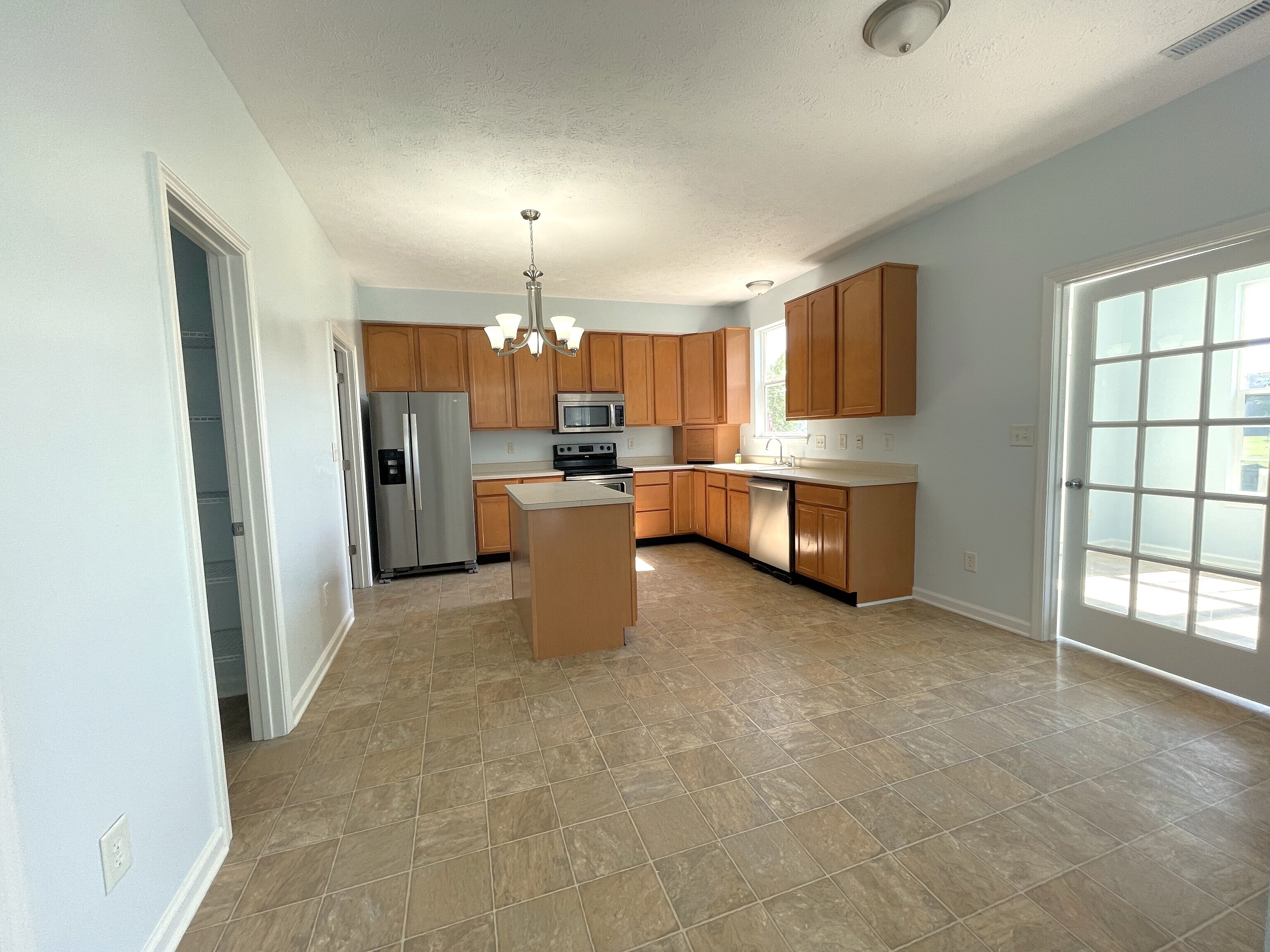 5833 Long Ridge Place Indianapolis, IN 46221 - Photo 9 of 20 Gallery Image 9