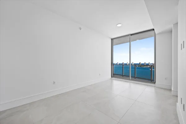 $14,500 | 220 Lake Shore Drive, Unit 1706, Lake Park, FL 33403