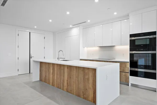 $14,500 | 220 Lake Shore Drive, Unit 1706, Lake Park, FL 33403