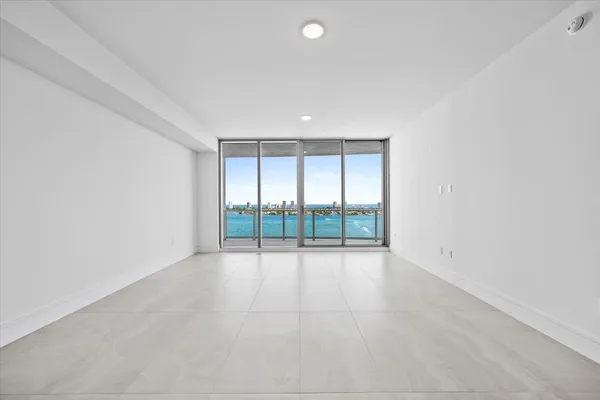$14,500 | 220 Lake Shore Drive, Unit 1706, Lake Park, FL 33403