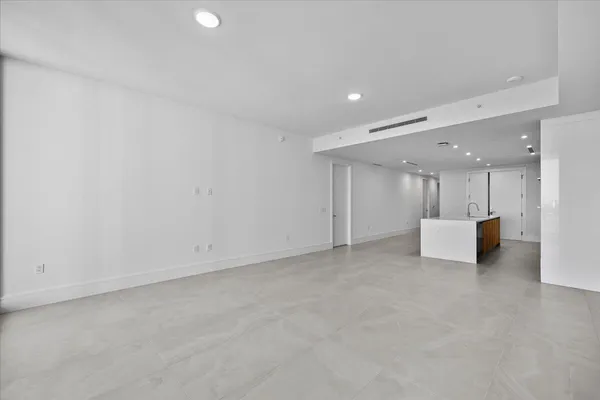 $14,500 | 220 Lake Shore Drive, Unit 1706, Lake Park, FL 33403