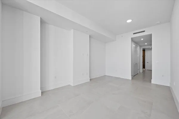 $14,500 | 220 Lake Shore Drive, Unit 1706, Lake Park, FL 33403