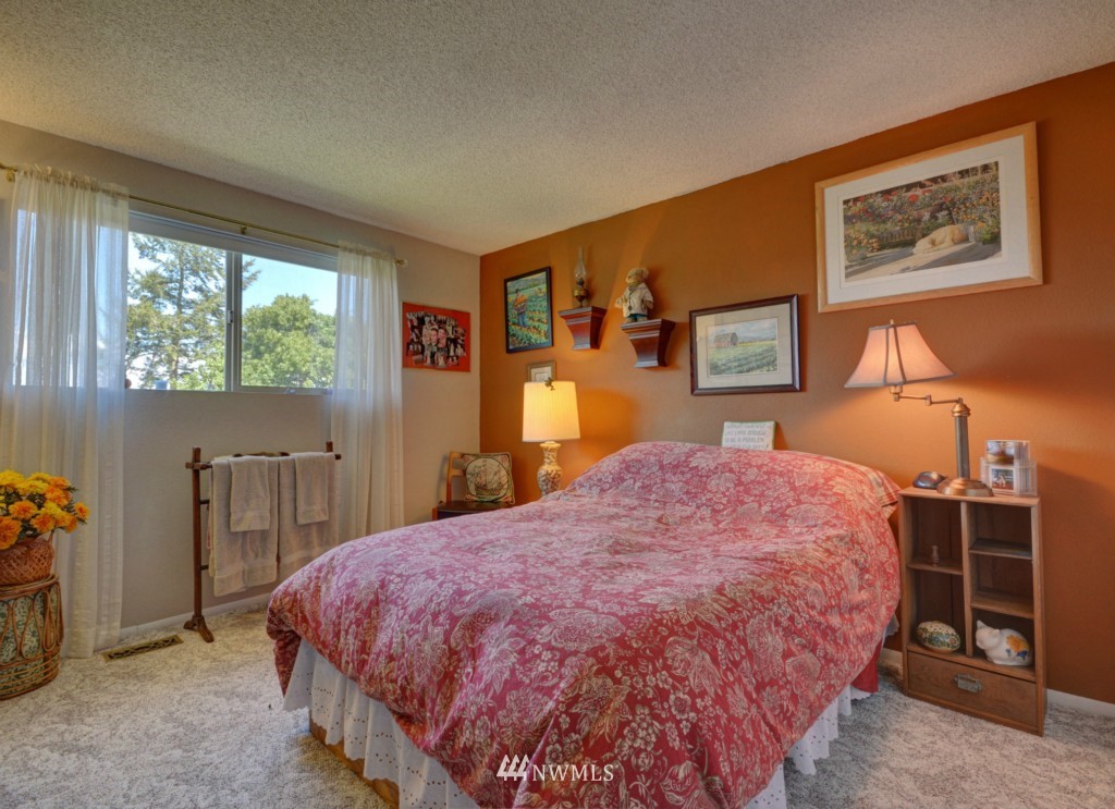 5014 Bakerview Road Oak Harbor, WA 98277 - Photo 14 of 25 Gallery Image 14