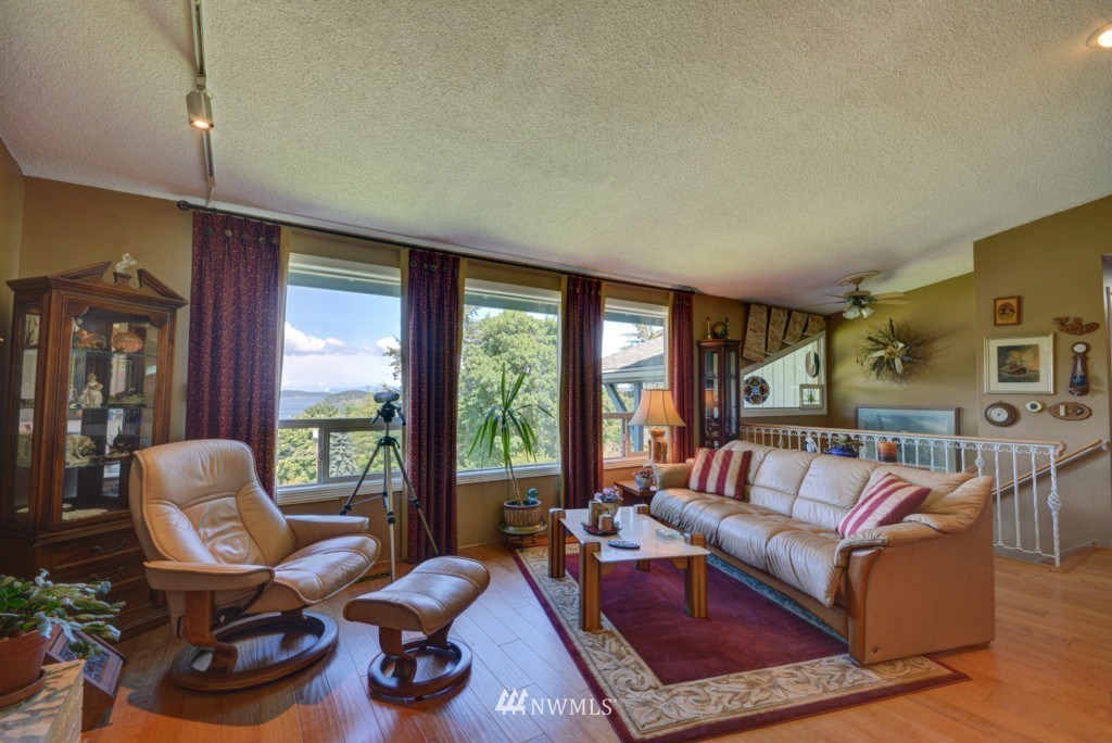 5014 Bakerview Road Oak Harbor, WA 98277 - Photo 5 of 25 Gallery Image 5