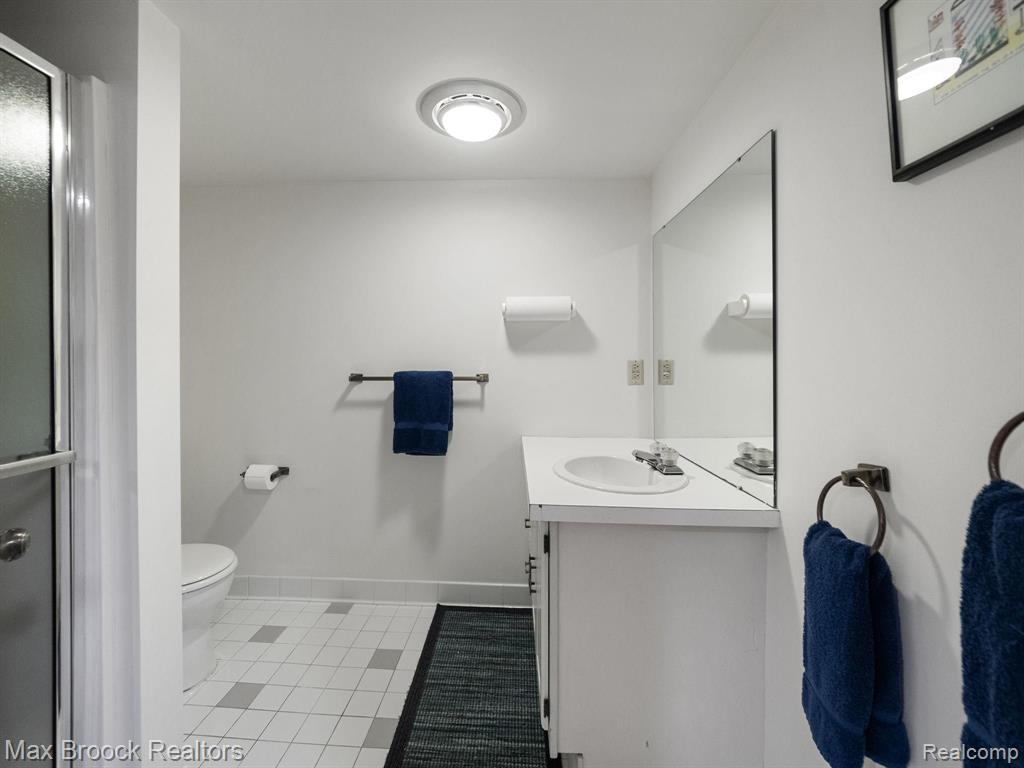 4793 South Valleyview Road West Bloomfield, MI 48323 - Photo 50 of 58 Gallery Image 50