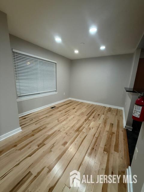 45 Chatham Square Parlin, NJ 08859 - Photo 4 of 15