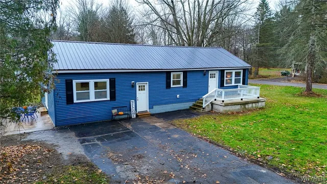 $249,900 | 1 Forest Avenue, Evans, NY 14006