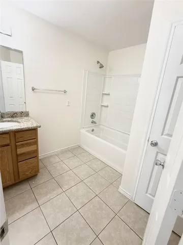 $2,200 | 10076 Wake Bridge Drive, Frisco, TX 75035