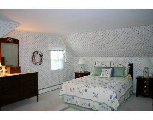 16 White Road Wayland, MA 01778 - Photo 11 of 22