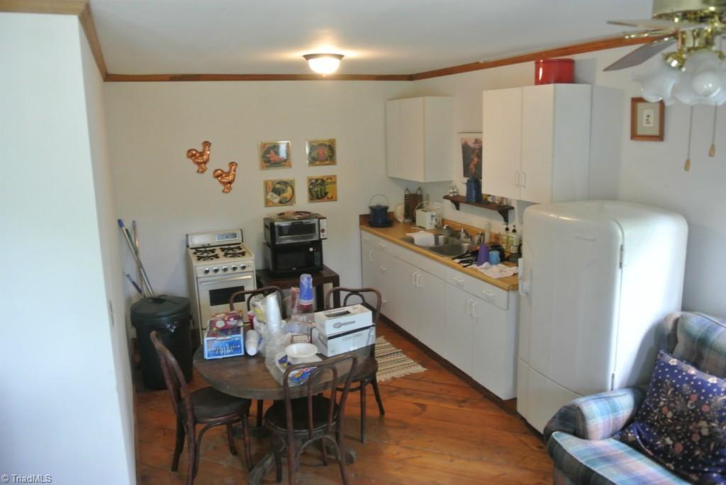 1330 Marshall Ridge Road Pinnacle, NC 27043 - Photo 18 of 24 Kitchen in apartment above barn.
