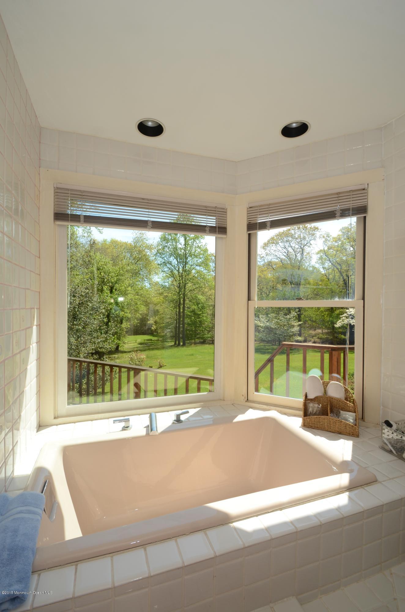 625 Cooper Road Middletown, NJ 07716 - Photo 15 of 20 Bathroom