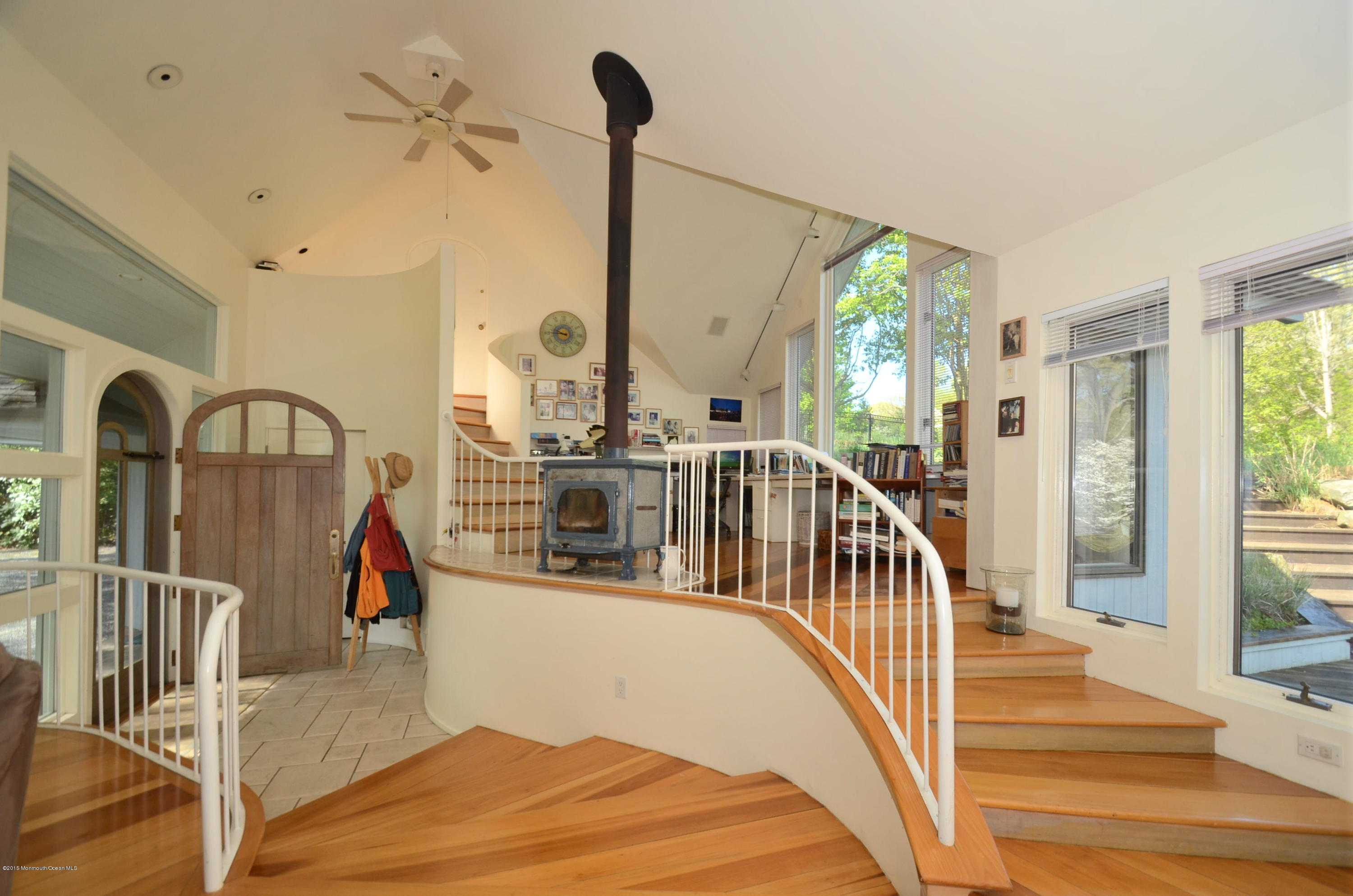 625 Cooper Road Middletown, NJ 07716 - Photo 6 of 20 Foyer