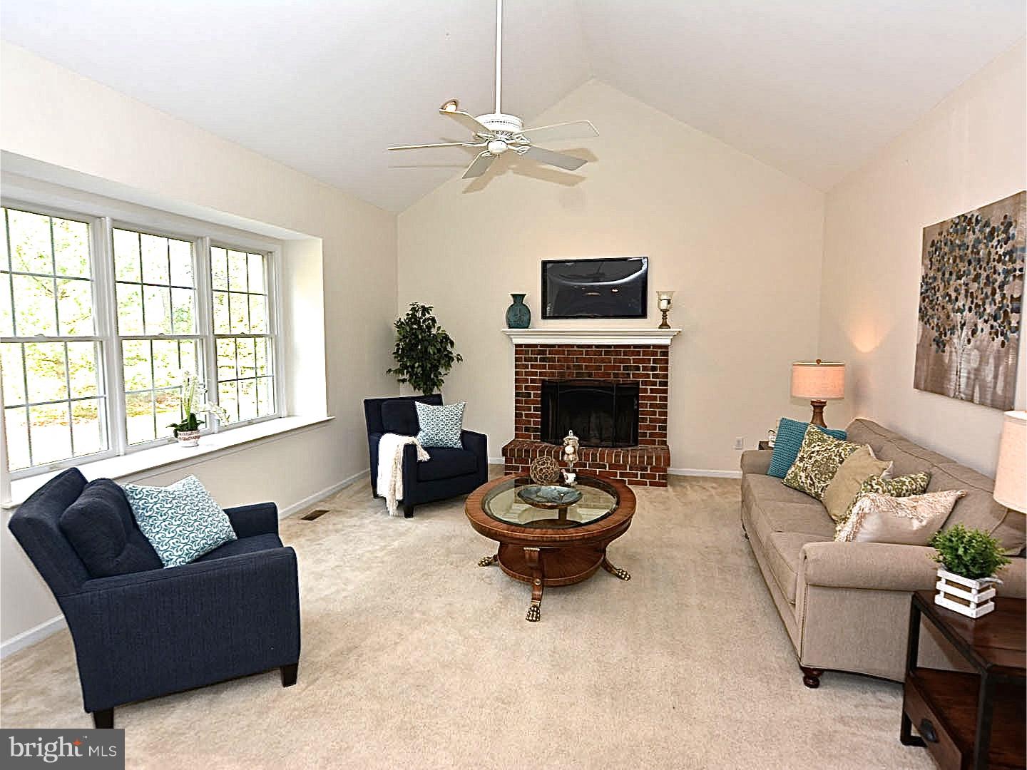 3674 Green Ridge Road Furlong, PA 18925 - Photo 10 of 22 Family Room