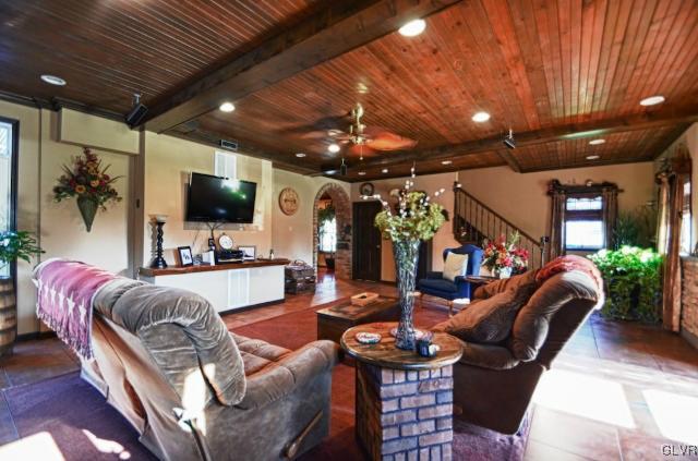 1862 Minesite Road Allentown, PA 18103 - Photo 2 of 32 Gallery Image 2