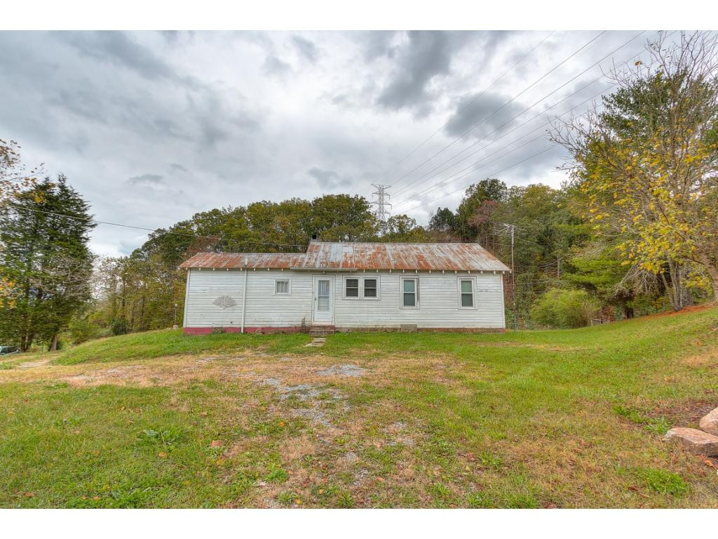 1906 Gap Mountain Road Greeneville, TN 37745 - Photo 6 of 36 Photo 6