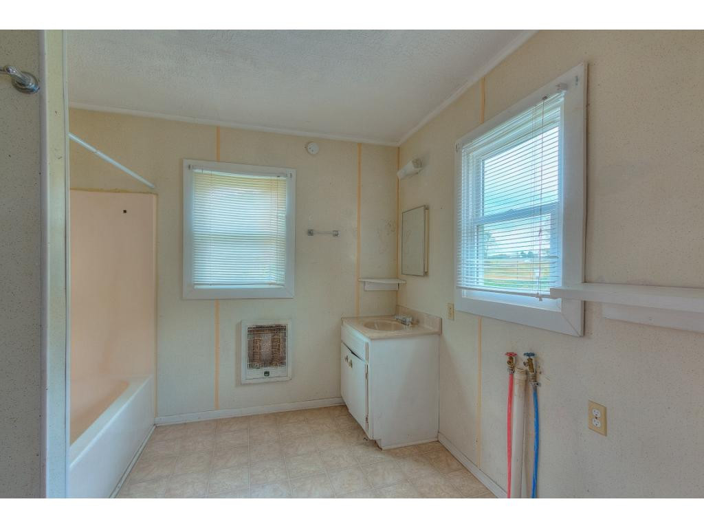 1906 Gap Mountain Road Greeneville, TN 37745 - Photo 10 of 36 Photo 10
