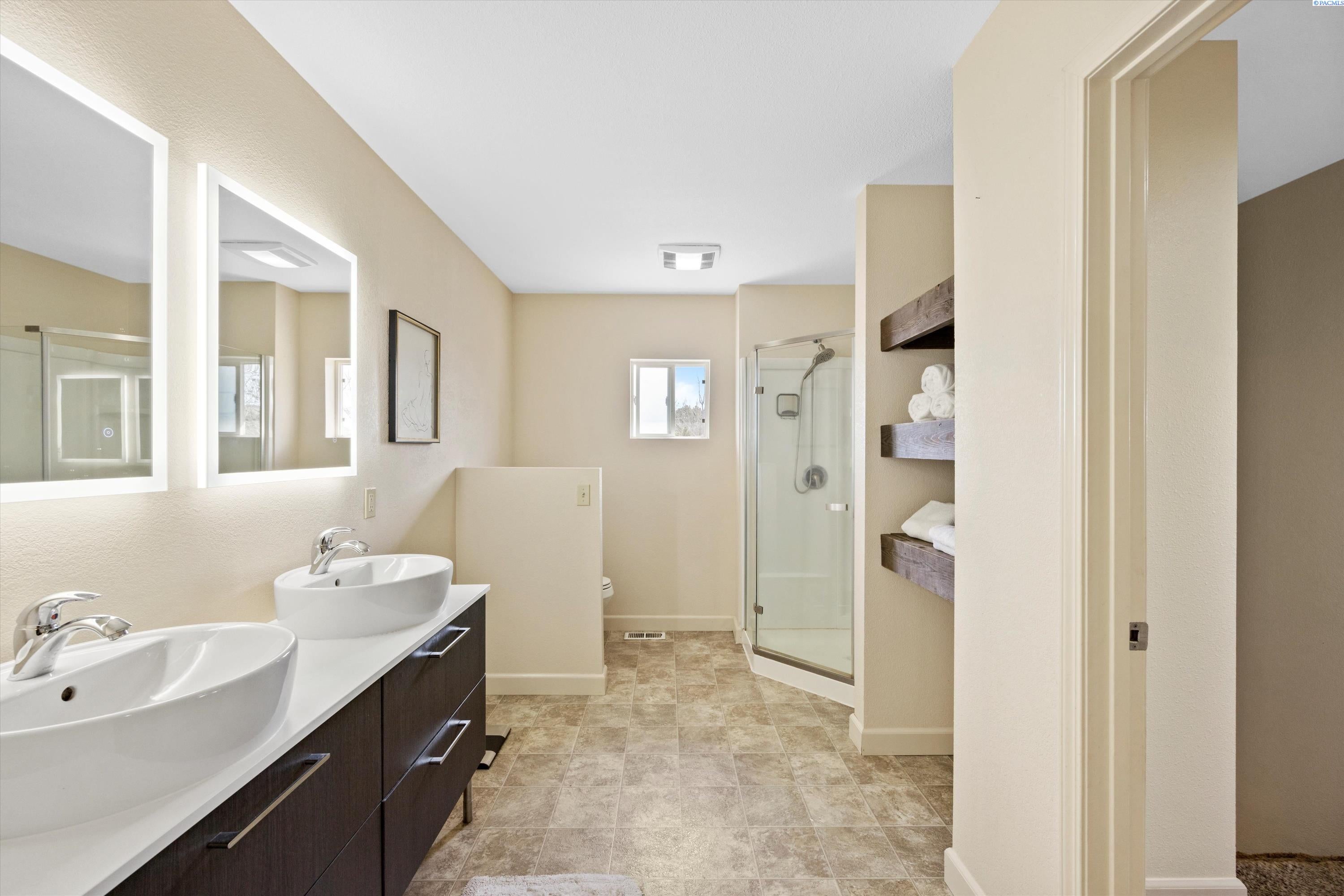 99304 East Clover Road Kennewick, WA 99338 - Photo 21 of 41 Gallery Image 21