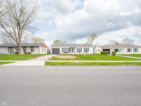 $215,000 | 671 Maple Lane, Mooresville, IN 46158