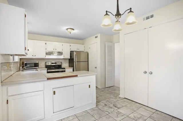 $345,000 | 511 Heritage Village, Unit B, Southbury, CT 06488