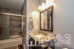 73 Pheasant Run Edison, NJ 08820 - Photo 8 of 14 Gallery Image 8
