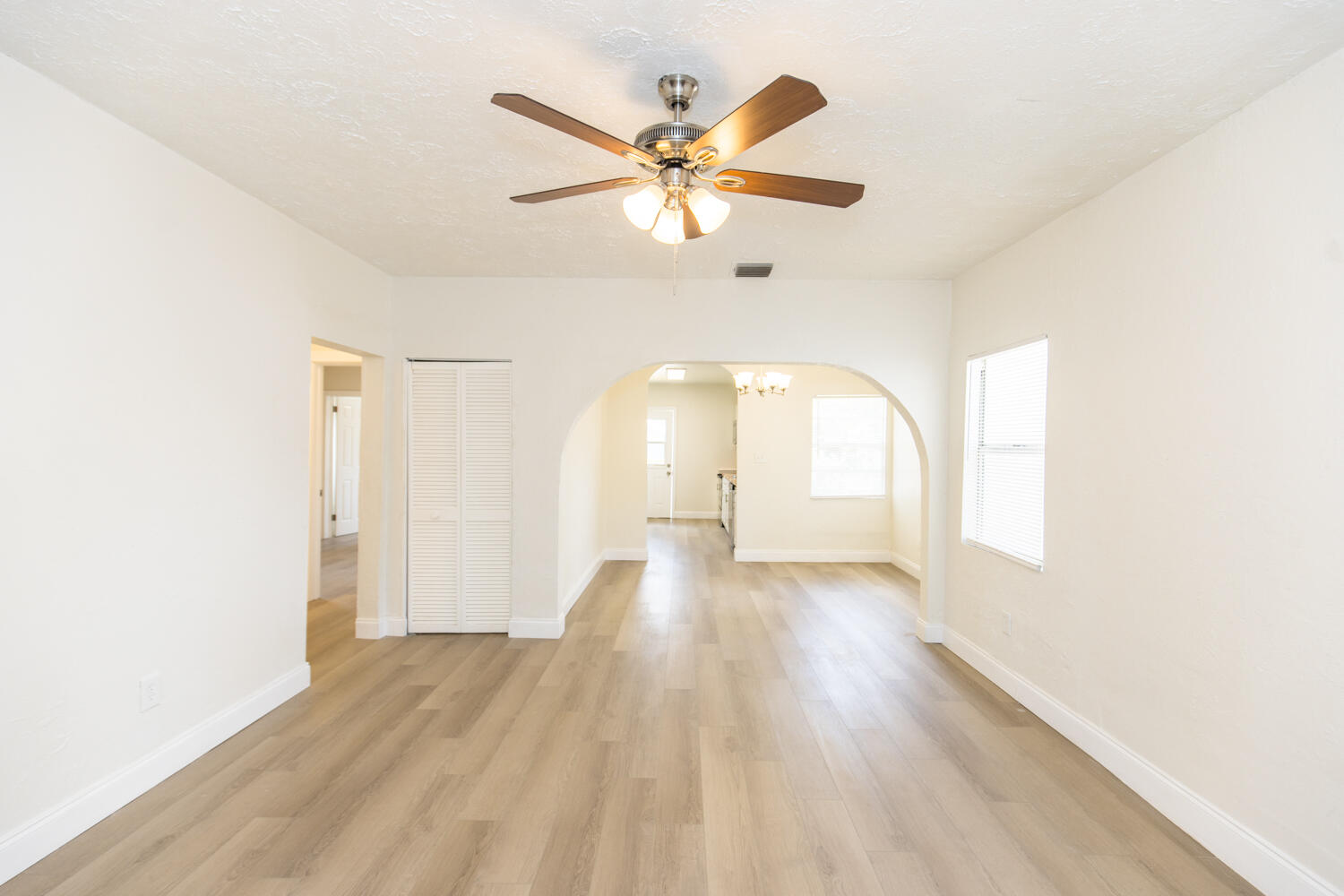 871 East Dolphin Ridge Road West Palm Beach, FL 33406 - Photo 13 of 35 1A1A1053