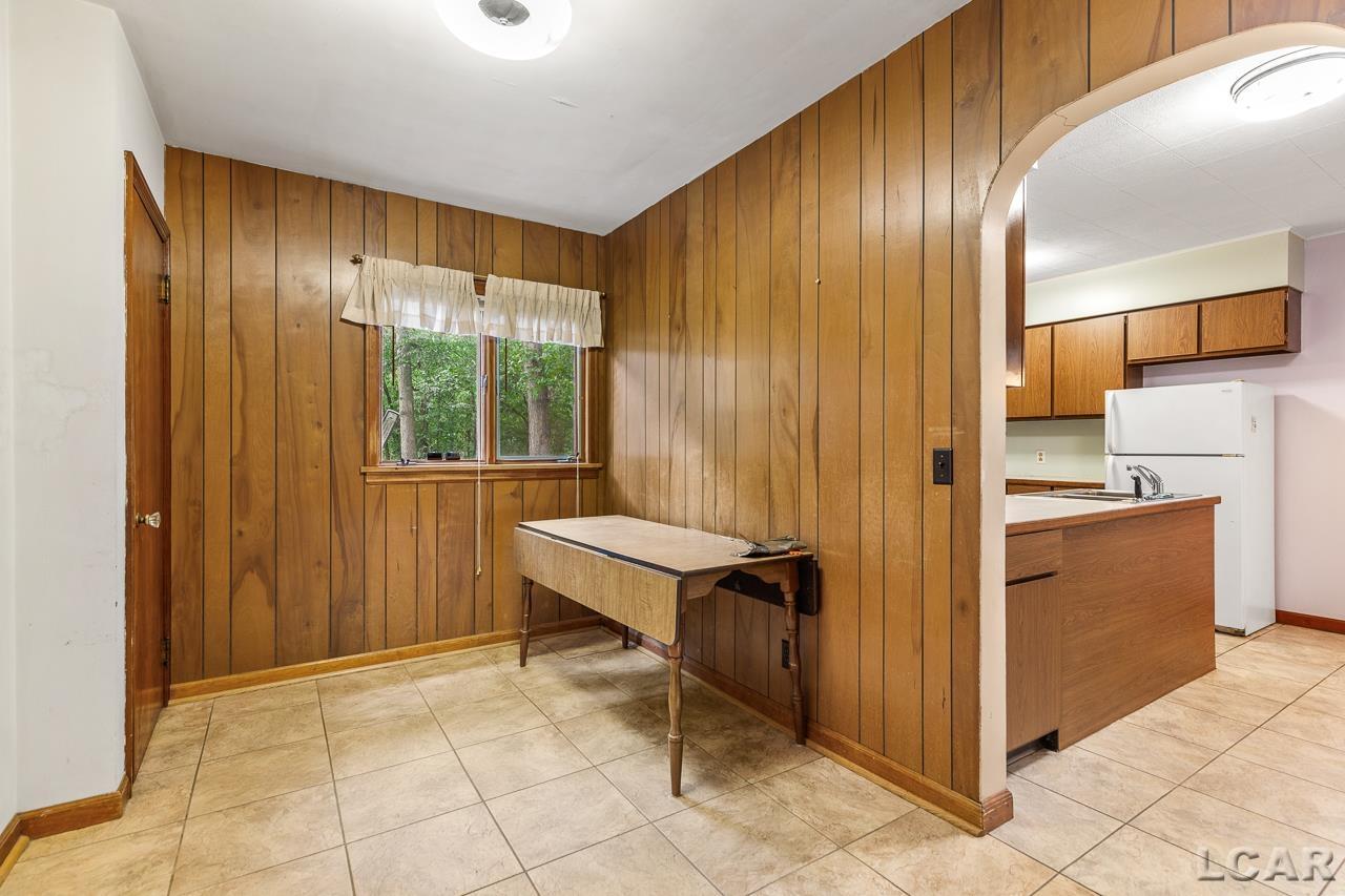1250 Gady Road Adrian, MI 49221 - Photo 5 of 38 50149066-fa9ee275-ea5b-48f2-b5a1-f5991834d8c6.JPG