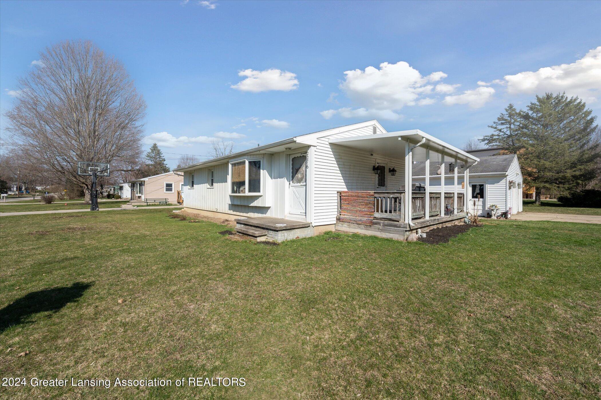 2276 Reed Street Lansing, MI 48911 - Photo 4 of 40 04-2276-Reed-St-Lansing-MI-48911-WindowS