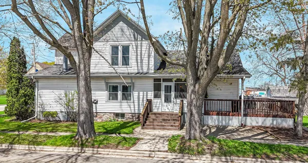$274,900 | 127 South 3rd Street, Winneconne, WI 54986