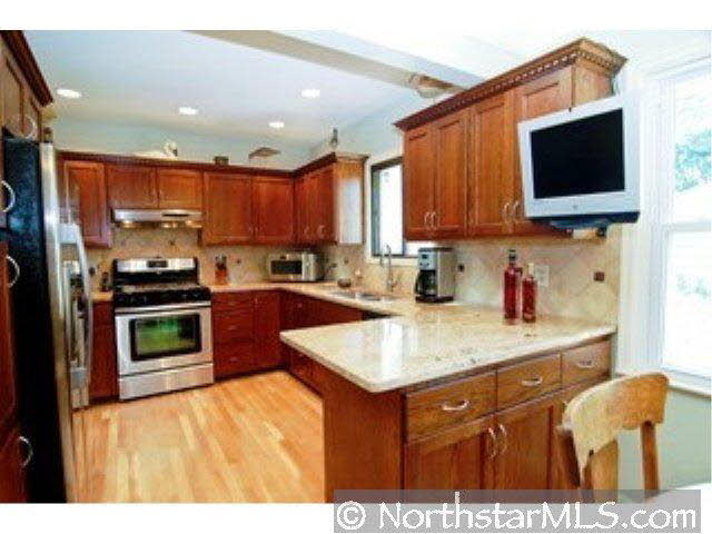 4812 Rutledge Avenue Edina, MN 55436 - Photo 3 of 8