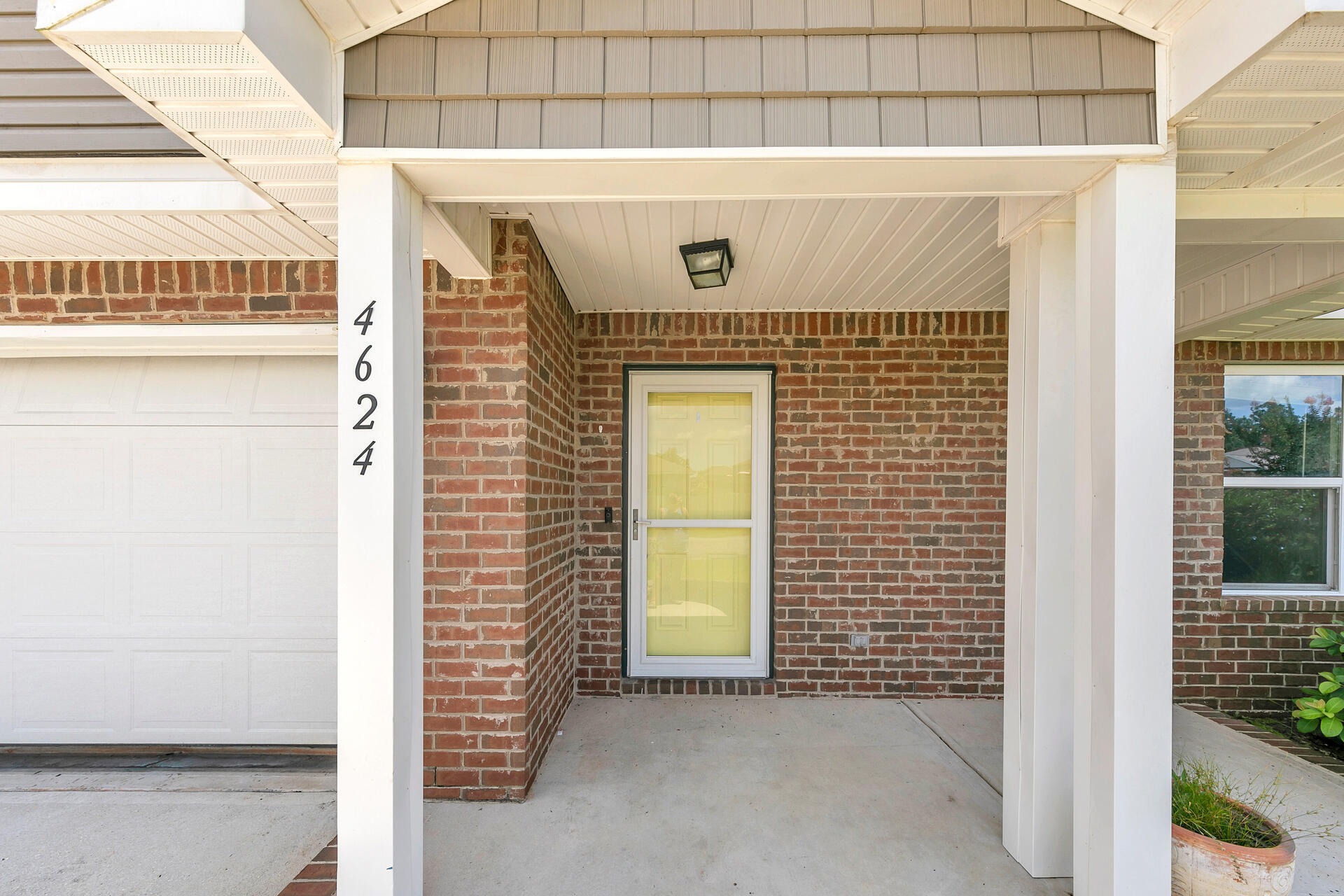 4624 Plover Drive Crestview, FL 32539 - Photo 4 of 34 a view of entryway
