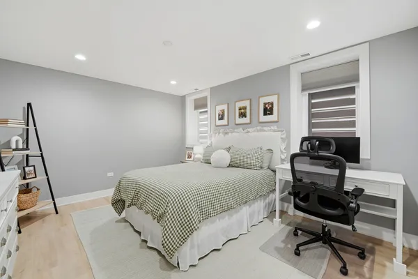 $650,000 | 2826 West Fletcher Street, Unit 1, Chicago, IL 60618