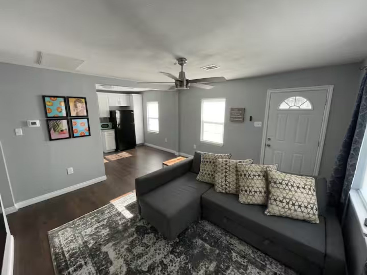 3001 Austin Street Vidor, TX 77662 - Photo 4 of 14 a living room with furniture and window