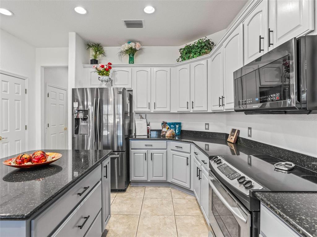 9052 Southeast 130th Loop Summerfield, FL 34491 - Photo 20 of 46