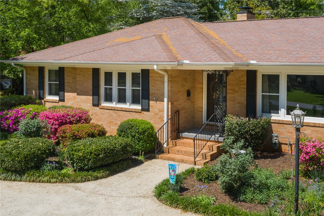 1113 Greenacres Anderson, SC 29621 - Photo 3 of 42