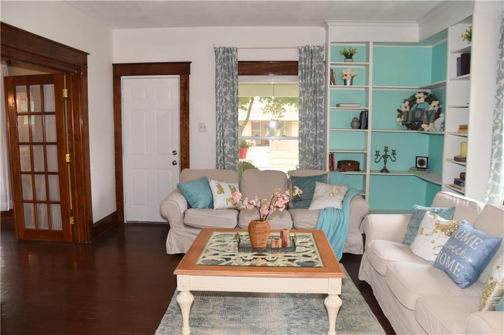1811 Maple Street Columbus, IN 47201 - Photo 3 of 29 Gallery Image 3