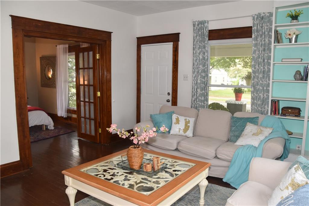 1811 Maple Street Columbus, IN 47201 - Photo 4 of 29 Gallery Image 4