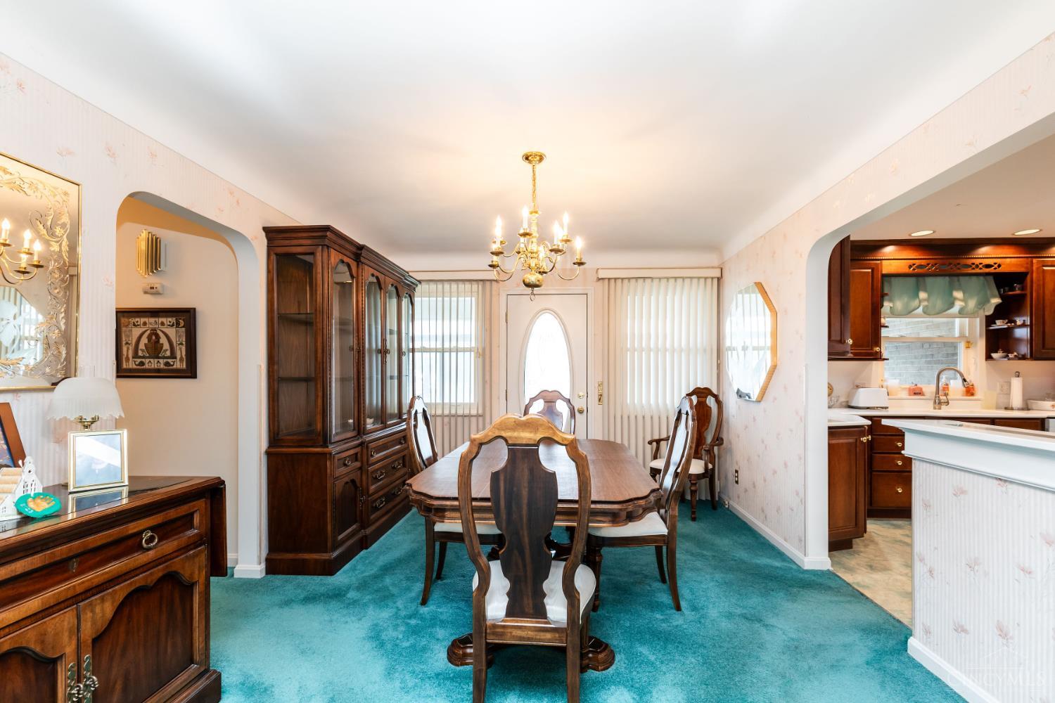 3120 Compton Road Cincinnati, OH 45251 - Photo 10 of 31
